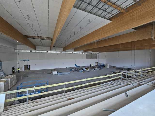 Praca wre na budowie hali sportowo-widowiskowej w Ziębicach