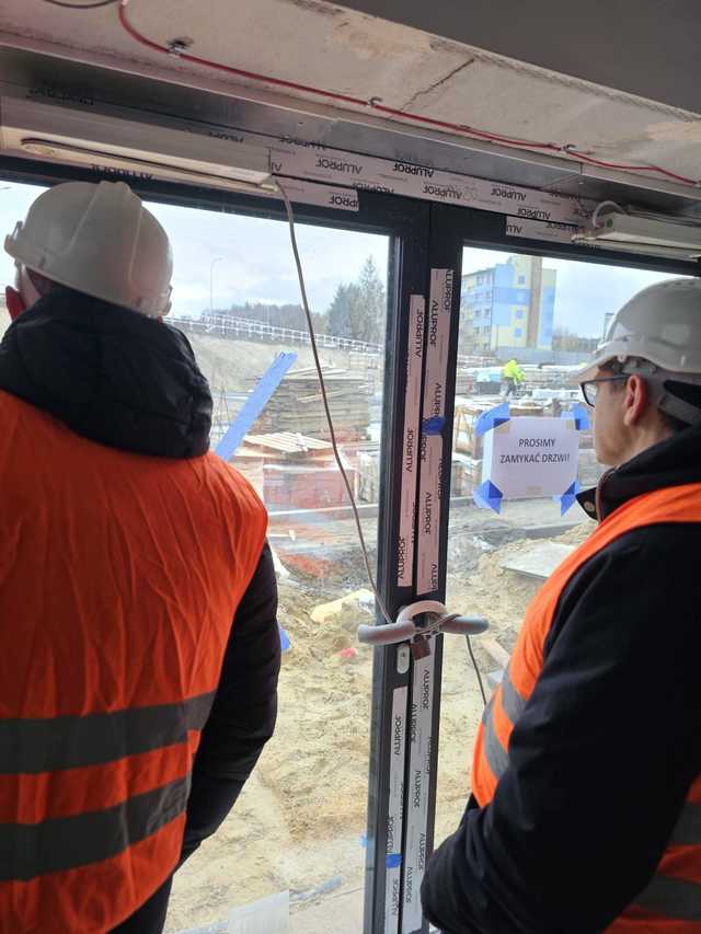 Praca wre na budowie hali sportowo-widowiskowej w Ziębicach
