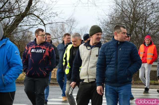  Protest rolników w Ząbkowicach Śląskich. Na ósemkę wyjechało prawie 200 traktorów 