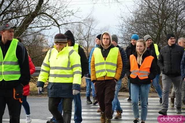  Protest rolników w Ząbkowicach Śląskich. Na ósemkę wyjechało prawie 200 traktorów 