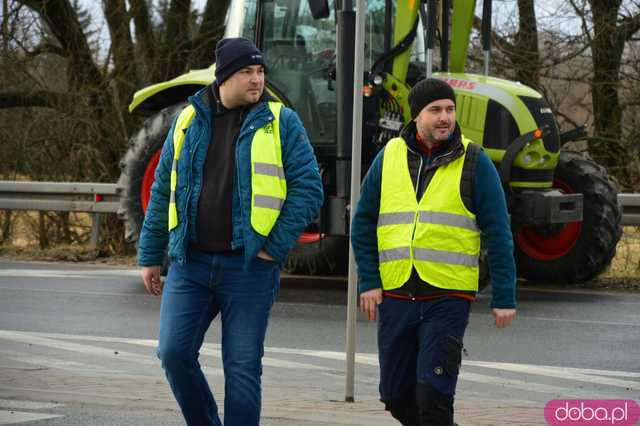  Protest rolników w Ząbkowicach Śląskich. Na ósemkę wyjechało prawie 200 traktorów 