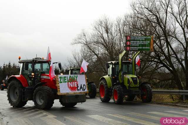  Protest rolników w Ząbkowicach Śląskich. Na ósemkę wyjechało prawie 200 traktorów 