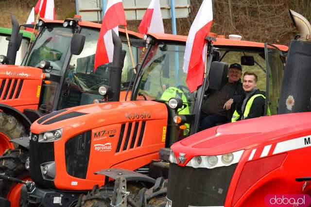  Protest rolników w Ząbkowicach Śląskich. Na ósemkę wyjechało prawie 200 traktorów 