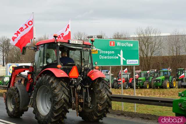  Protest rolników w Ząbkowicach Śląskich. Na ósemkę wyjechało prawie 200 traktorów 