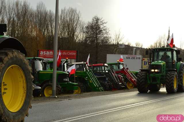  Protest rolników w Ząbkowicach Śląskich. Na ósemkę wyjechało prawie 200 traktorów 