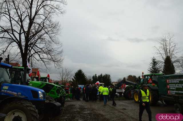  Protest rolników w Ząbkowicach Śląskich. Na ósemkę wyjechało prawie 200 traktorów 