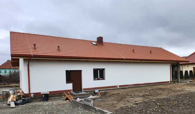 Budowa świetlicy w Ożarach na ostatniej prostej