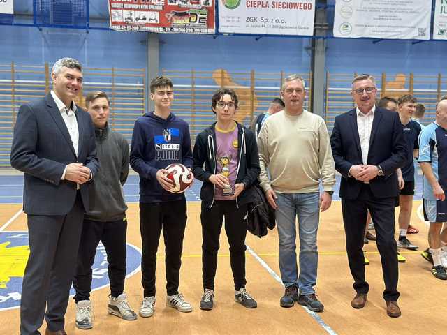 Finały 2 ligi XX jubileuszowej edycji Ząbkowickiej Ligi Futsalu wygrywa Cis Brzeźnica 