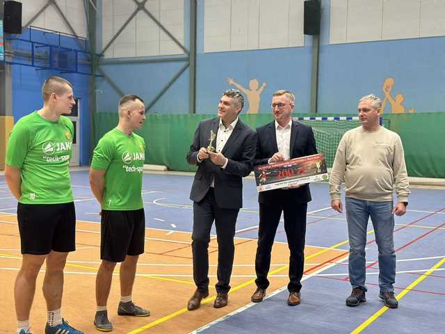 Finały 2 ligi XX jubileuszowej edycji Ząbkowickiej Ligi Futsalu wygrywa Cis Brzeźnica 