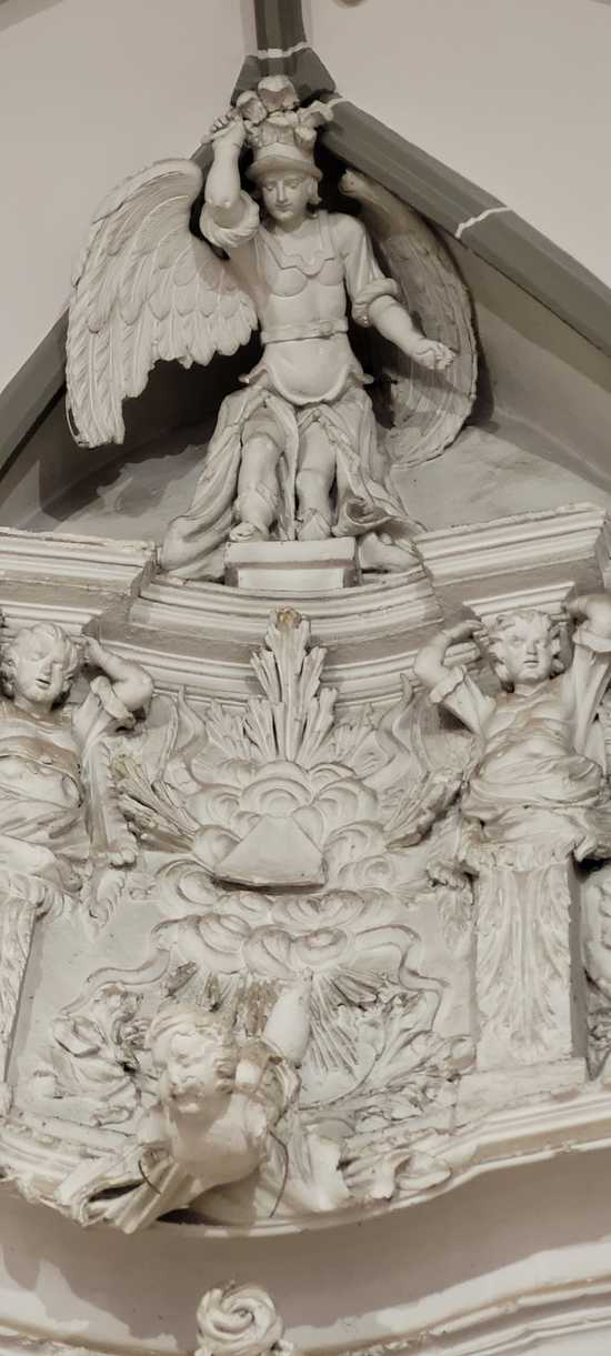 Trwają prace konserwatorskie ołtarza w kościele poewangelickim w Złotym Stoku