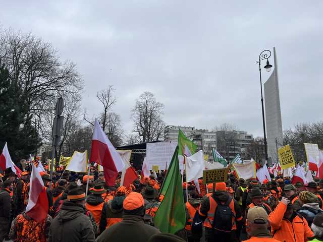 Myśliwi z Kamieńca demonstrowali z rolnikami w Warszawie