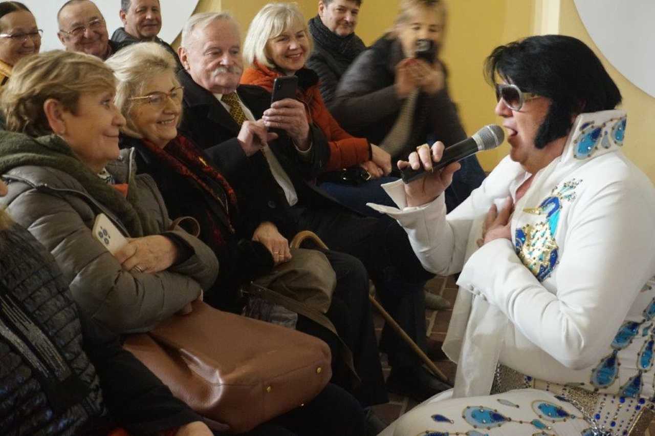 Koncert Elvisa Presleya z niespodziankami w złotostockim Centrum Kulturalno-Turystycznym