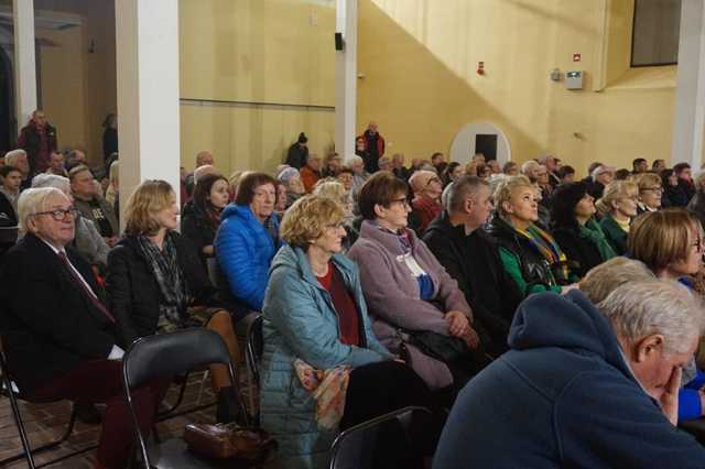 Koncert Elvisa Presleya z niespodziankami w złotostockim Centrum Kulturalno-Turystycznym