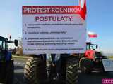 Rolnicy protestują na dk8 w Ząbkowicach Śląskich w rejonie ulicy Wrocławskiej