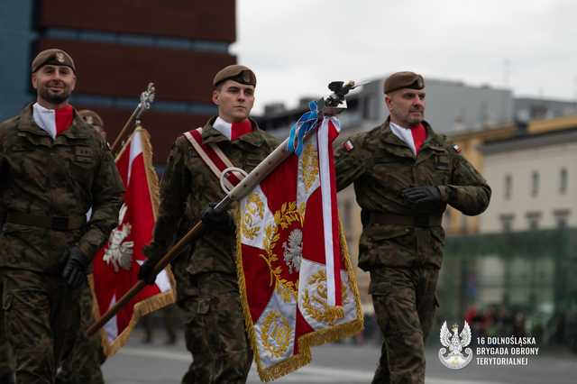 „Pododdziały… maszerować!” - święto żołnierzy 16 Dolnośląskiej Brygady Obrony Terytorialnej