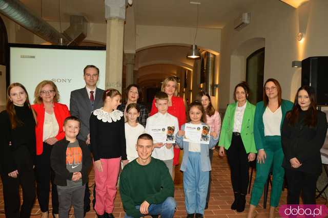 Efektowny mapping w Pałacu Marianny Orańskiej i konferencja „Świadkowie historii”