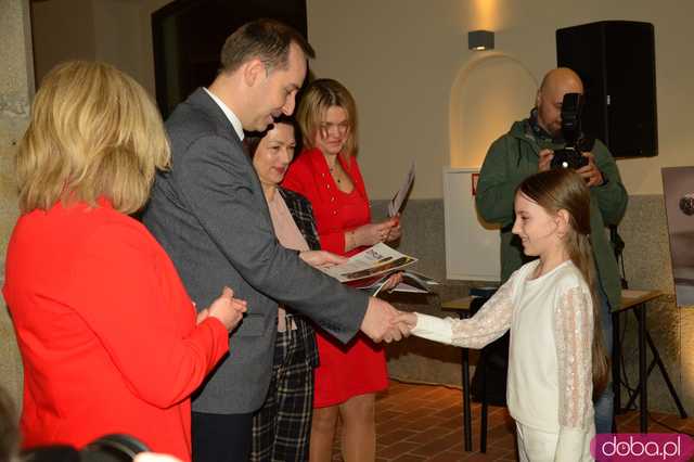 Efektowny mapping w Pałacu Marianny Orańskiej i konferencja „Świadkowie historii”