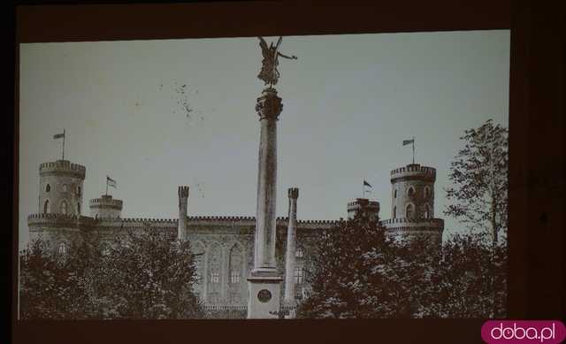 Efektowny mapping w Pałacu Marianny Orańskiej i konferencja „Świadkowie historii”