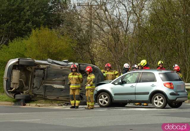 Wypadek na skrzyżowaniu Legnickiej i ósemki