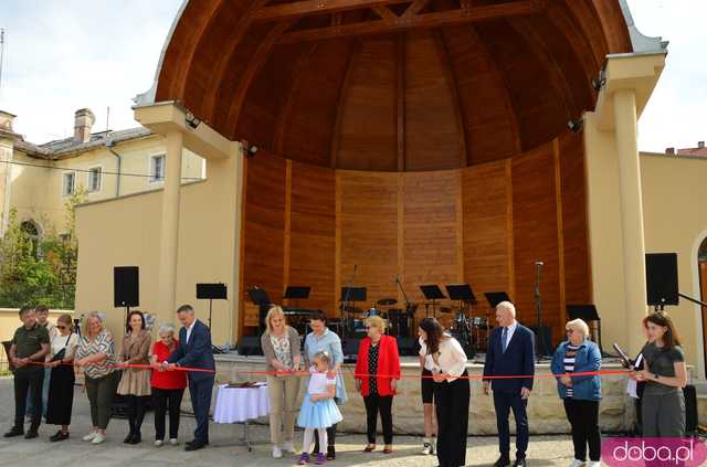 Piękny Park Miejski w Złotym Stoku już cieszy mieszkańców. Uroczyście go otwarto!