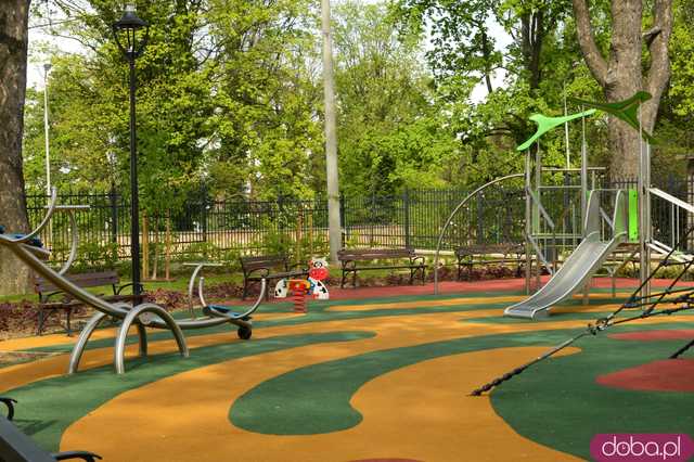 Piękny Park Miejski w Złotym Stoku już cieszy mieszkańców. Uroczyście go otwarto!