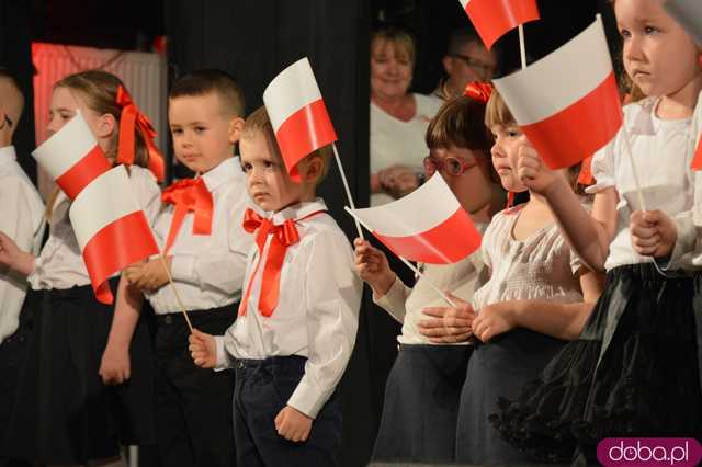 Polska pachnie bzami - liryczna akademia z okazji uchwalenia Konstytucji 3 Maja