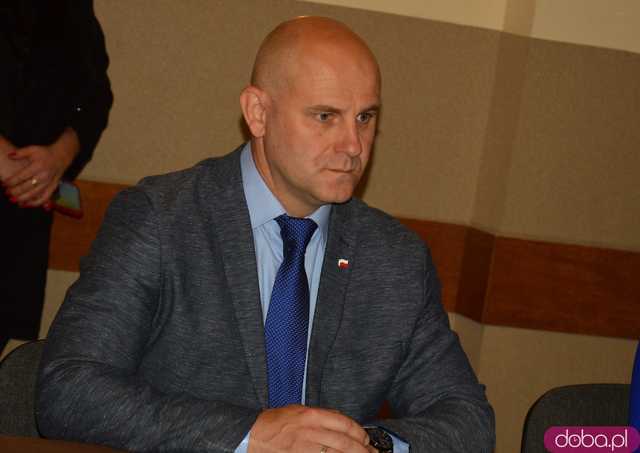 Pierwsza sesja nowej Rady Miejskiej w Kamieńcu Ząbkowickim. Burmistrz Kowal zaprzysiężony