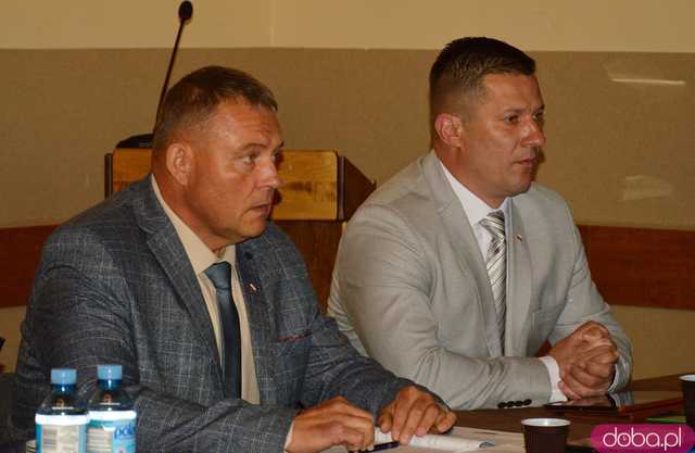 Pierwsza sesja nowej Rady Miejskiej w Kamieńcu Ząbkowickim. Burmistrz Kowal zaprzysiężony