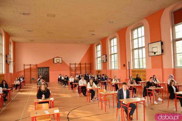 Ząbkowiccy maturzyści rozpoczęli egzamin dojrzałości