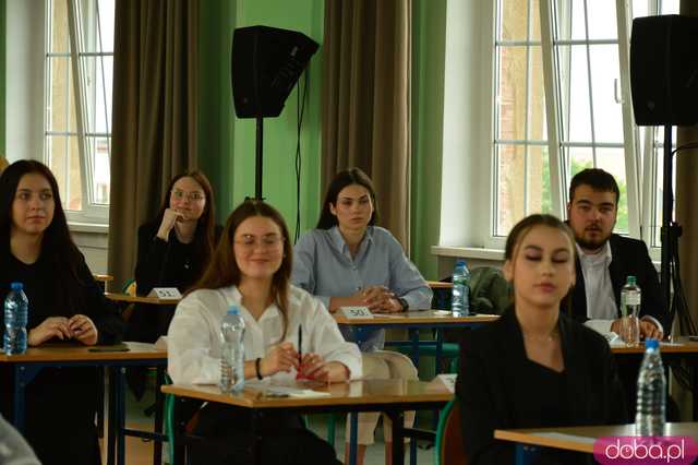 Ząbkowiccy maturzyści rozpoczęli egzamin dojrzałości