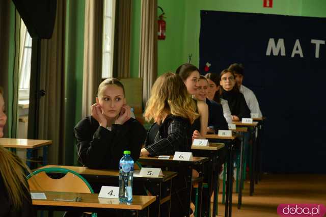 Ząbkowiccy maturzyści rozpoczęli egzamin dojrzałości