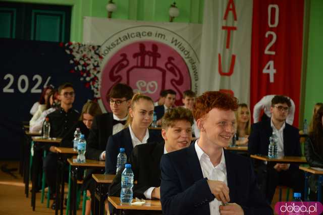 Ząbkowiccy maturzyści rozpoczęli egzamin dojrzałości
