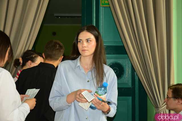 Ząbkowiccy maturzyści rozpoczęli egzamin dojrzałości