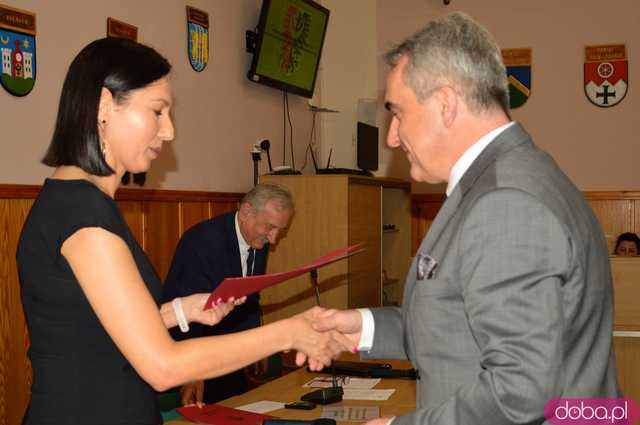 Pierwsza sesja Rady Powiatu. Wybrano prezydium, zarząd i starostę