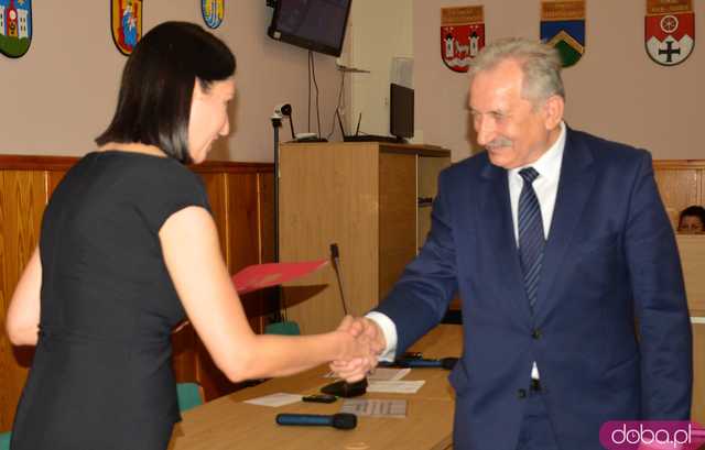 Pierwsza sesja Rady Powiatu. Wybrano prezydium, zarząd i starostę