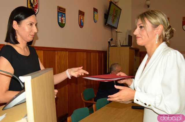 Pierwsza sesja Rady Powiatu. Wybrano prezydium, zarząd i starostę