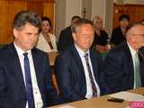 Pierwsza sesja Rady Powiatu. Wybrano prezydium, zarząd i starostę