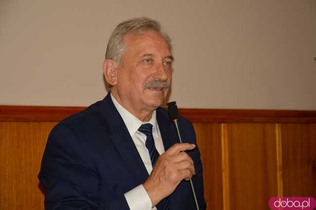 Pierwsza sesja Rady Powiatu. Wybrano prezydium, zarząd i starostę