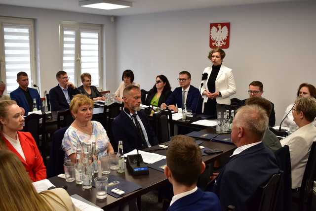 [FOTO] Pierwsza sesja Rady Gminy Stoszowice. Katarzyna Ruszkowska zaprzysiężona 