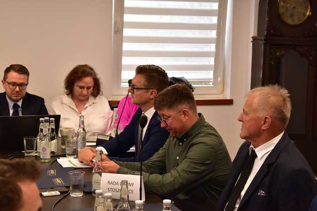 [FOTO] Pierwsza sesja Rady Gminy Stoszowice. Katarzyna Ruszkowska zaprzysiężona 