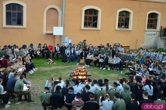 Śpiewanki przy ognisku rozpoczęły V Srebrnogórski Festiwal Piosenki Harcerskiej Lilijka 