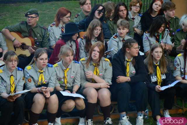 Śpiewanki przy ognisku rozpoczęły V Srebrnogórski Festiwal Piosenki Harcerskiej Lilijka 