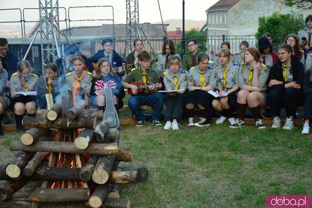 Śpiewanki przy ognisku rozpoczęły V Srebrnogórski Festiwal Piosenki Harcerskiej Lilijka 