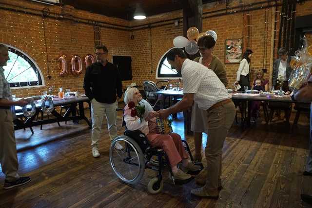 [FOTO] Pani Helena ze Złotego Stoku skończyła 100 lat! Poznajcie historię jubilatki 