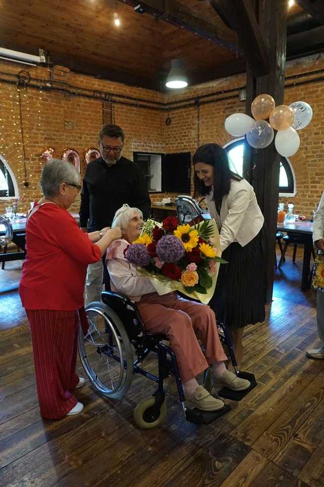 [FOTO] Pani Helena ze Złotego Stoku skończyła 100 lat! Poznajcie historię jubilatki 