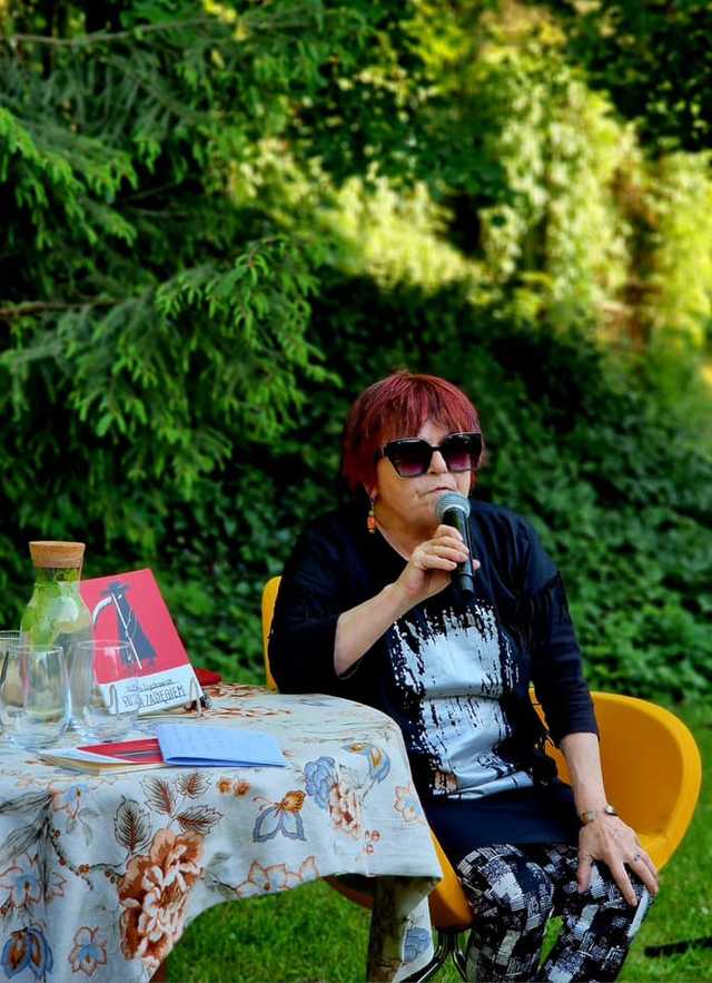 [FOTO] Poetyckie zakończenie Tygodnia Bibliotek w Ziębicach. Mieszkańcy spotkali się z Mirką Szychowiak