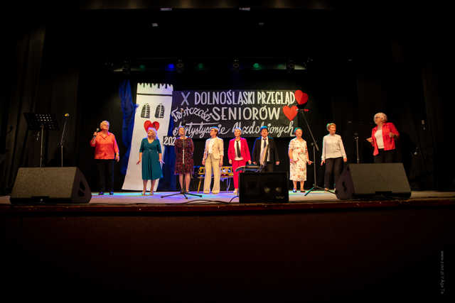 [FOTO] Seniorzy zaprezentowali swoją twórczość artystyczną. To już 10. edycja imprezy