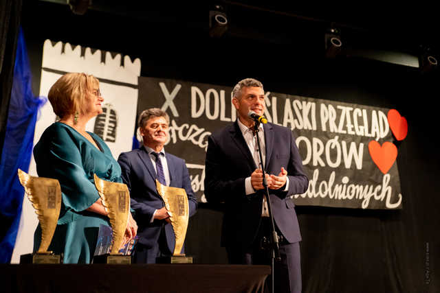 [FOTO] Seniorzy zaprezentowali swoją twórczość artystyczną. To już 10. edycja imprezy