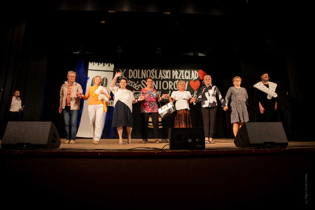 [FOTO] Seniorzy zaprezentowali swoją twórczość artystyczną. To już 10. edycja imprezy