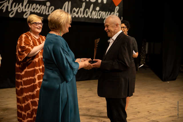 [FOTO] Seniorzy zaprezentowali swoją twórczość artystyczną. To już 10. edycja imprezy
